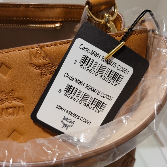 MCM Women's Klara Monogrammed Logo Large Leather - Picture 3 of 7